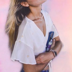 Cropped tie at front top with floral details